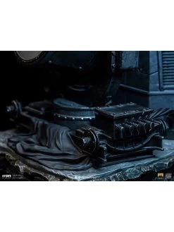 Iron Studios Justice League - Batman On Bat-Signal 1/10 Scale Statue -Toy Store 198866 1536 2048