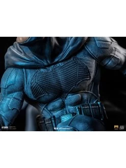 Iron Studios Justice League - Batman On Bat-Signal 1/10 Scale Statue -Toy Store 198868 1536 2048