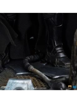 Iron Studios DC Comics - Batman Unleashed Deluxe 1/10 Scale Statue -Toy Store 202455 1536 2048