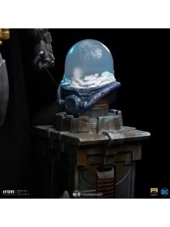 Iron Studios DC Comics - Batman Unleashed Deluxe 1/10 Scale Statue -Toy Store 202458 1536 2048