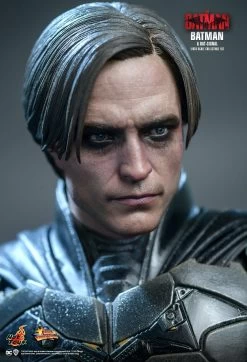 Hot Toys The Batman - Batman And Bat-Signal 1/6 Scale Set -Toy Store PD1646395512AUb