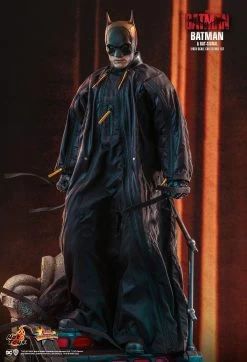 Hot Toys The Batman - Batman And Bat-Signal 1/6 Scale Set -Toy Store PD1646395513WKf
