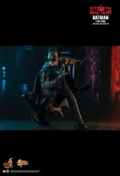 Hot Toys The Batman - Batman And Bat-Signal 1/6 Scale Set -Toy Store PD1646395515A06