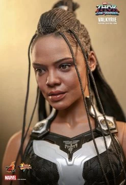 Hot Toys Thor 4: Love And Thunder - Valkyrie 1/6 Scale Figure -Toy Store PD166252720628p