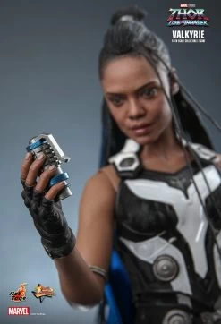 Hot Toys Thor 4: Love And Thunder - Valkyrie 1/6 Scale Figure -Toy Store PD1662527207UMK