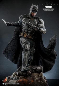 Hot Toys Zack Snyder's Justice League - Batman (Tactical Batsuit) 1/6 Scale Figure -Toy Store PD1663302139j0E
