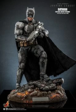 Hot Toys Zack Snyder's Justice League - Batman (Tactical Batsuit) 1/6 Scale Figure -Toy Store PD1663302140OMA