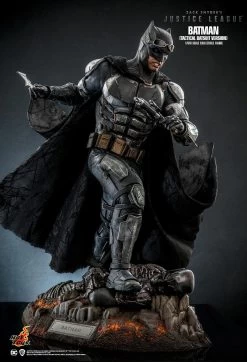 Hot Toys Zack Snyder's Justice League - Batman (Tactical Batsuit) 1/6 Scale Figure -Toy Store PD1663302140z4x