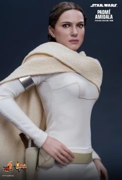 Hot Toys Star Wars: Attack Of The Clones - Padme Amidala 1/6 Scale Figure