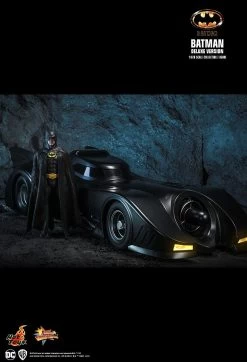 Hot Toys Batman (1989) - Batman Deluxe 1/6 Scale Figure -Toy Store PD1676374872Y35