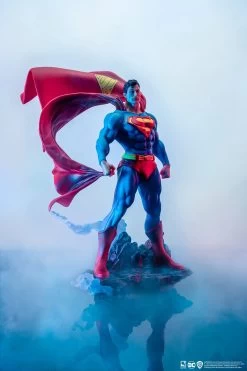 Superman (John Byrne) PVC 1/8th Scale Classic Statue -Toy Store Purearts Promo Superman 03 2048x2048 b1917735 376e 49e1 b2a3 b0e26a5fceb5