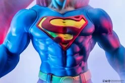 Superman (John Byrne) PVC 1/8th Scale Classic Statue -Toy Store Purearts Promo Superman 05 2048x2048 3e6a3957 d874 4c1f adf4 b050f89bffbb