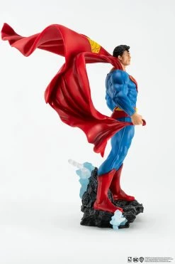Superman (John Byrne) PVC 1/8th Scale Classic Statue -Toy Store Purearts White Superman 03 2048x2048 76a35e80 93b3 4938 a28b 7786897e9cdb