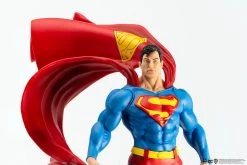 Superman (John Byrne) PVC 1/8th Scale Classic Statue -Toy Store Purearts White Superman 06 2048x2048 b3ec1777 39a1 4565 9b47 07c256f7fe7a