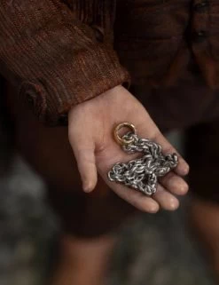 Weta Workshop The Lord Of The Rings - Frodo Baggins, Ringbearer Classic Series 1/6 Scale Statue -Toy Store a9c3dceb 70d2 4363 ae12 033bc1cd9a2b