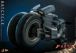 Hot Toys The Flash - Batcycle 1/6 Scale Collectible