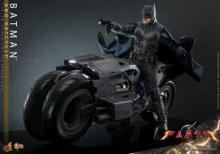 Hot Toys The Flash - Batman & Batcycle 1/6 Scale Figure Set -Toy Store batman and batcycle dc comics gallery 6478ce2017047
