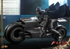 Hot Toys The Flash - Batman & Batcycle 1/6 Scale Figure Set -Toy Store batman and batcycle dc comics gallery 6478ce20b4e6c