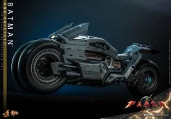 Hot Toys The Flash - Batman & Batcycle 1/6 Scale Figure Set -Toy Store batman and batcycle dc comics gallery 6478ce3b5cb81