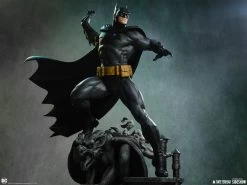 DC Comics - Batman (Black & Grey) 1/6 Maquette -Toy Store batman black and gray edition dc comics gallery 64b719cf697b6