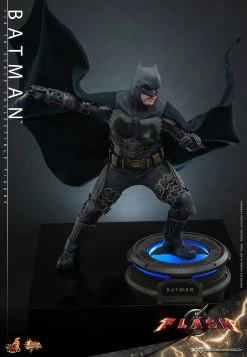 Hot Toys The Flash - Batman 1/6 Scale Figure -Toy Store batman dc comics gallery 6478c6f87d166