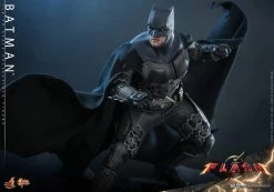 Hot Toys The Flash - Batman 1/6 Scale Figure -Toy Store batman dc comics gallery 6478c6fc0bd27