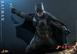 Hot Toys The Flash - Batman 1/6 Scale Figure -Toy Store batman dc comics gallery 6478c6fc9fb98