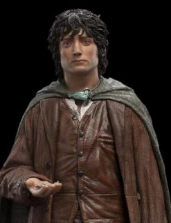 Weta Workshop The Lord Of The Rings - Frodo Baggins, Ringbearer Classic Series 1/6 Scale Statue -Toy Store c6e80329 8a8e 4476 9972 ab500e3b1d69