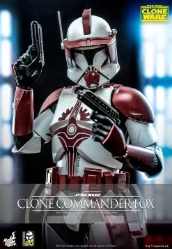 Hot Toys Star Wars: The Clone Wars - Clone Commander Fox 1/6 Scale Figure