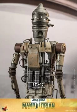Hot Toys Star Wars: The Mandalorian - IG-12 1/6 Scale Figure -Toy Store ig 12 gallery 64909637b2a2b