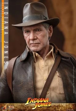 Hot Toys Indiana Jones And The Dial Of Destiny - Indiana Jones Deluxe 1/6 Scale Figure -Toy Store indiana jones deluxe version indiana jones gallery 649f428bc328b