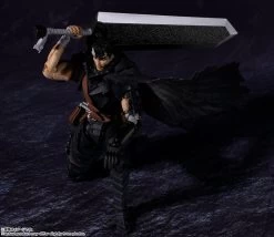 S.H.FIGUARTS Berserk Guts (Berserker Armor) -Toy Store item 0000014383 WdT6iYoZ 03 1024x887 1