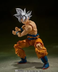 S.H.FIGUARTS Son Goku Ultra Instinct Toyotarou Edition -Toy Store item 0000014587 qNKahJ8S 07 819x1024 1