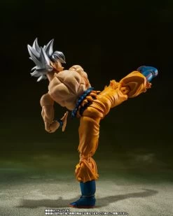 S.H.FIGUARTS Son Goku Ultra Instinct Toyotarou Edition -Toy Store item 0000014587 qNKahJ8S 09 819x1024 1