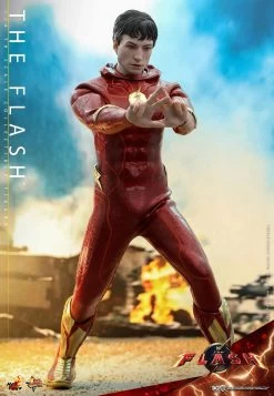 Hot Toys The Flash - The Flash 1/6 Scale Figure -Toy Store the flash dc comics gallery 648214f93bd4b