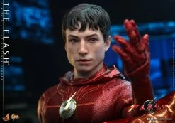 Hot Toys The Flash - The Flash 1/6 Scale Figure -Toy Store the flash dc comics gallery 6482151d1da38