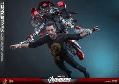 Hot Toys Avengers - Tony Stark (Mark VII Suit-Up) 1/6 Scale Figure -Toy Store tony stark mark vii suit up version marvel gallery 64c146b9b7592