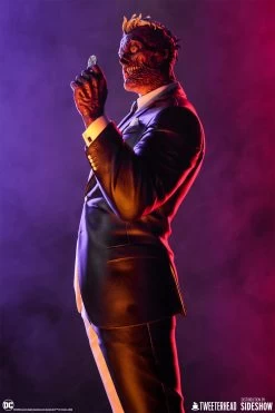 Batman - Two Face 1/6 Scale Maquette -Toy Store two face maquette tweeterhead dc comics gallery 646d47205ab47